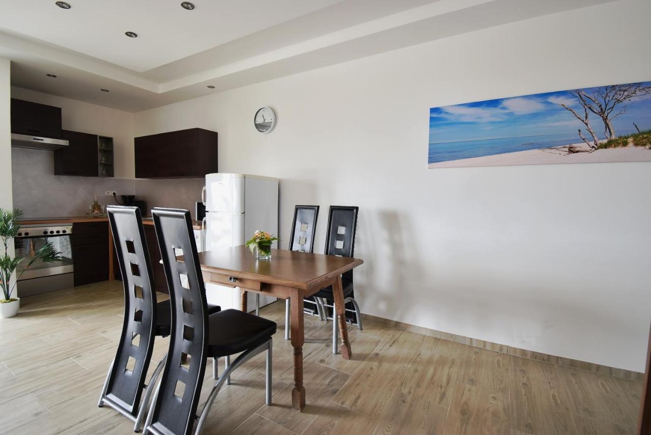 Apartmani Solis Vir Ngoại thất bức ảnh